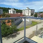 Apartamento - Condomínio Jardins dos Pescadores - Praia do Perequê-Açu